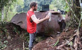 Jason Kleinhenz using the Eva 3D scanner