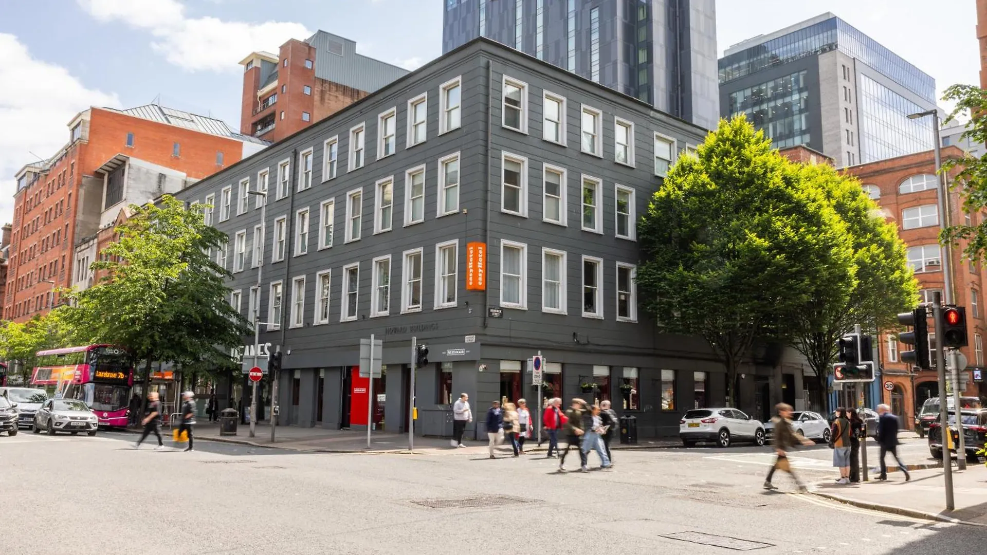 Where to Stay Near Samson & Goliath: 14 Belfast Airport Hotels