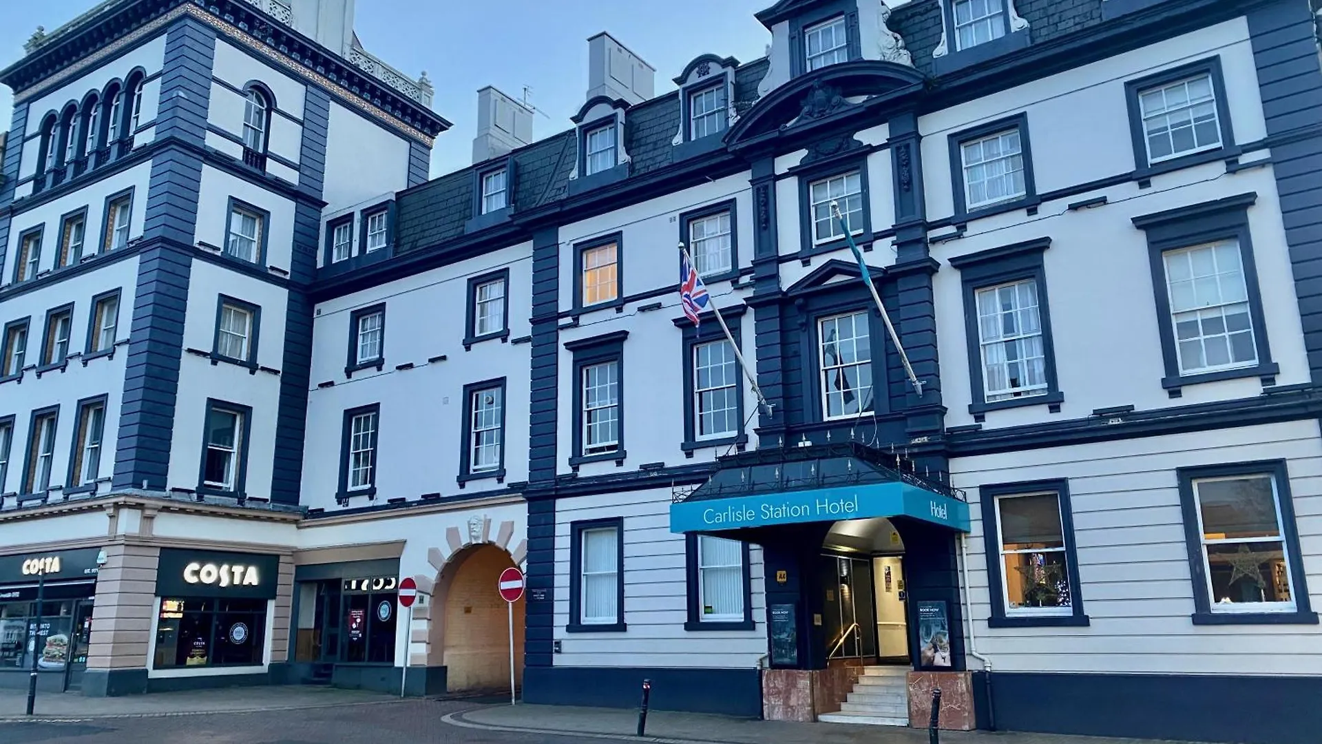 Where to Stay in England: 15 Best Cheap & Budget Hotels