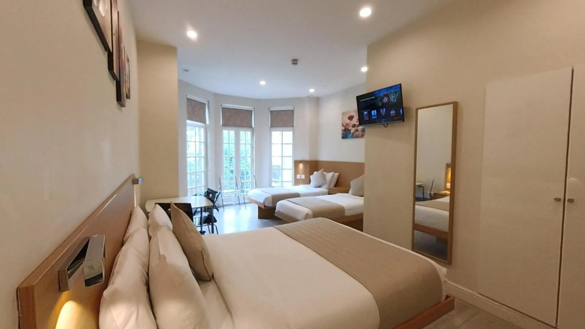 6 NOX Hotels Close to Natural History Museum, London