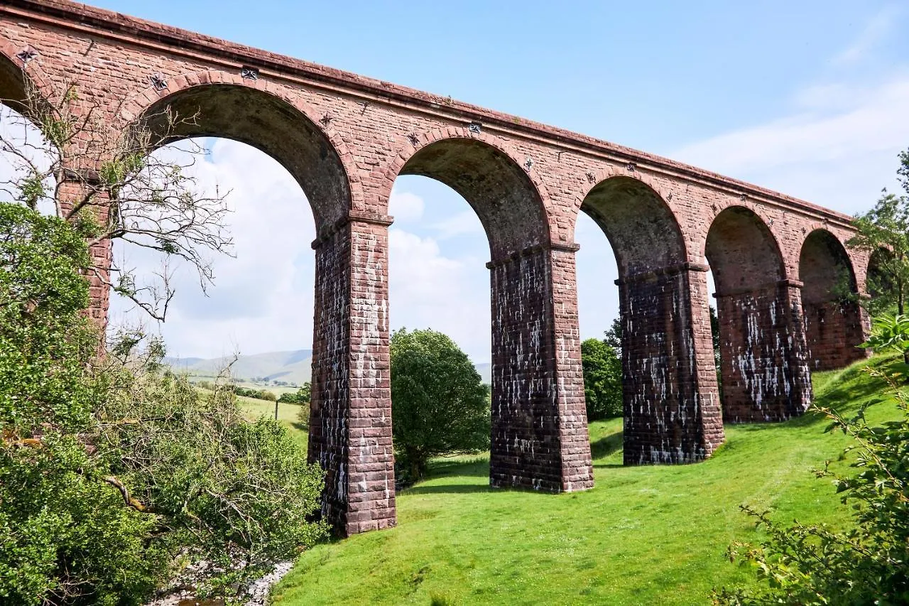 14 Top-Rated Romantic Hotels in Yorkshire for Couples