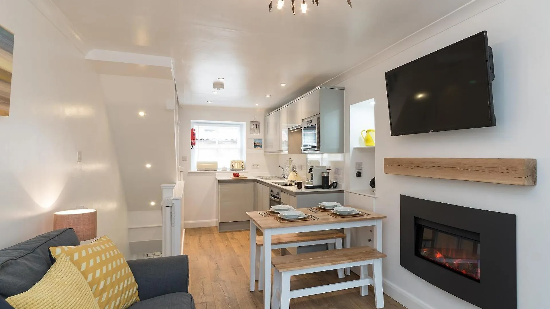 5 Budget Hotels Near Runswick Bay Worth Booking