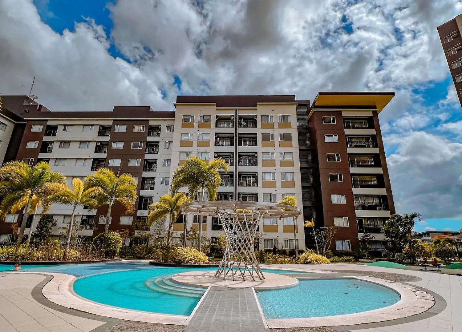 6 Top-Rated 4-Star Hotels Close to Calle Real, Iloilo