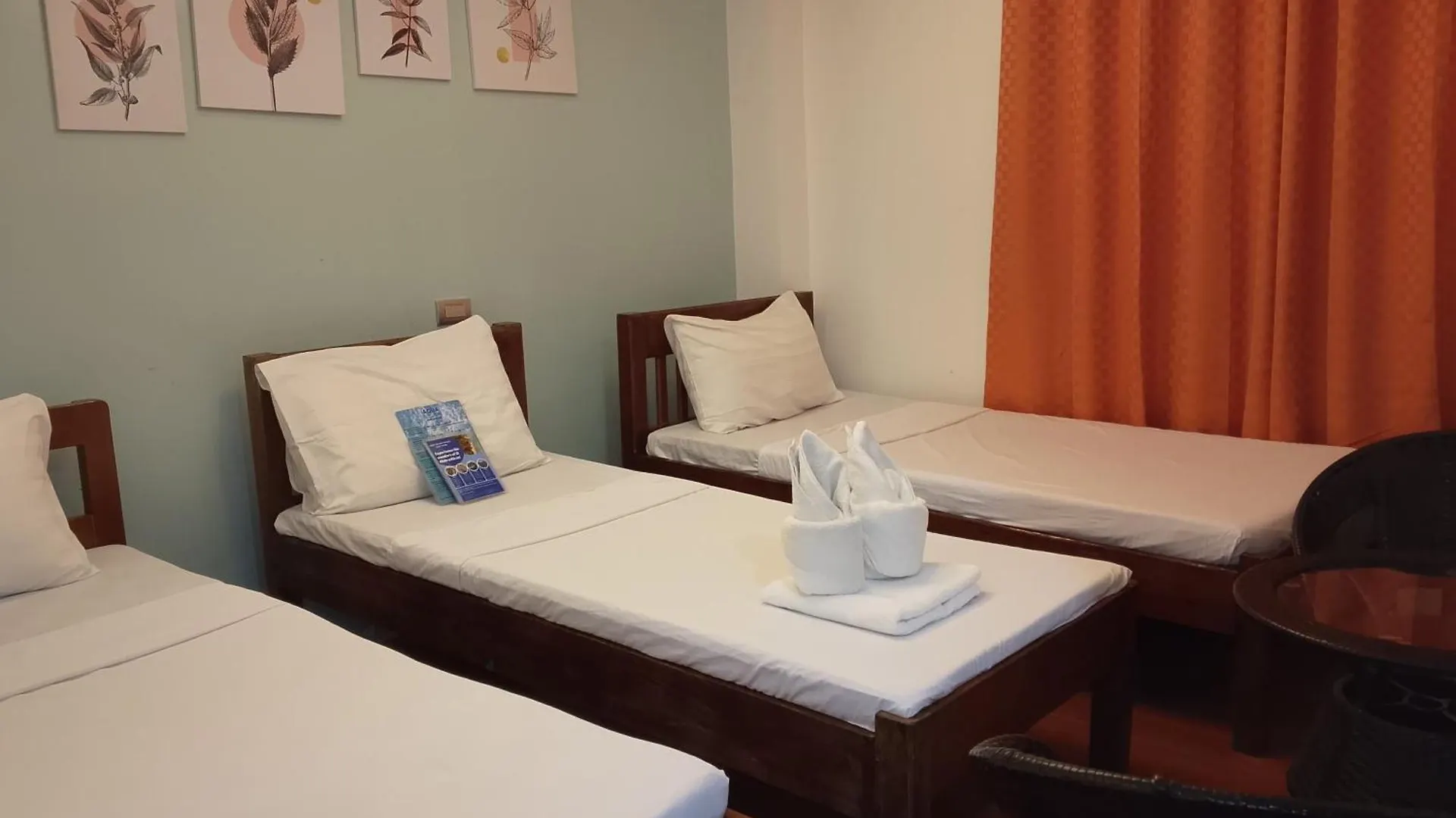 Staying Near Small Lagoon El Nido: 4 Beach Hotels Compared