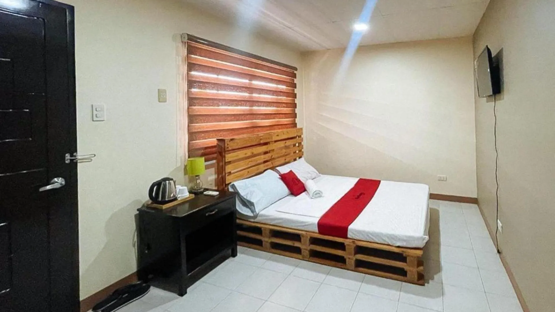 11 RedDoorz Hotels in Philippines: Where to Stay by Region
