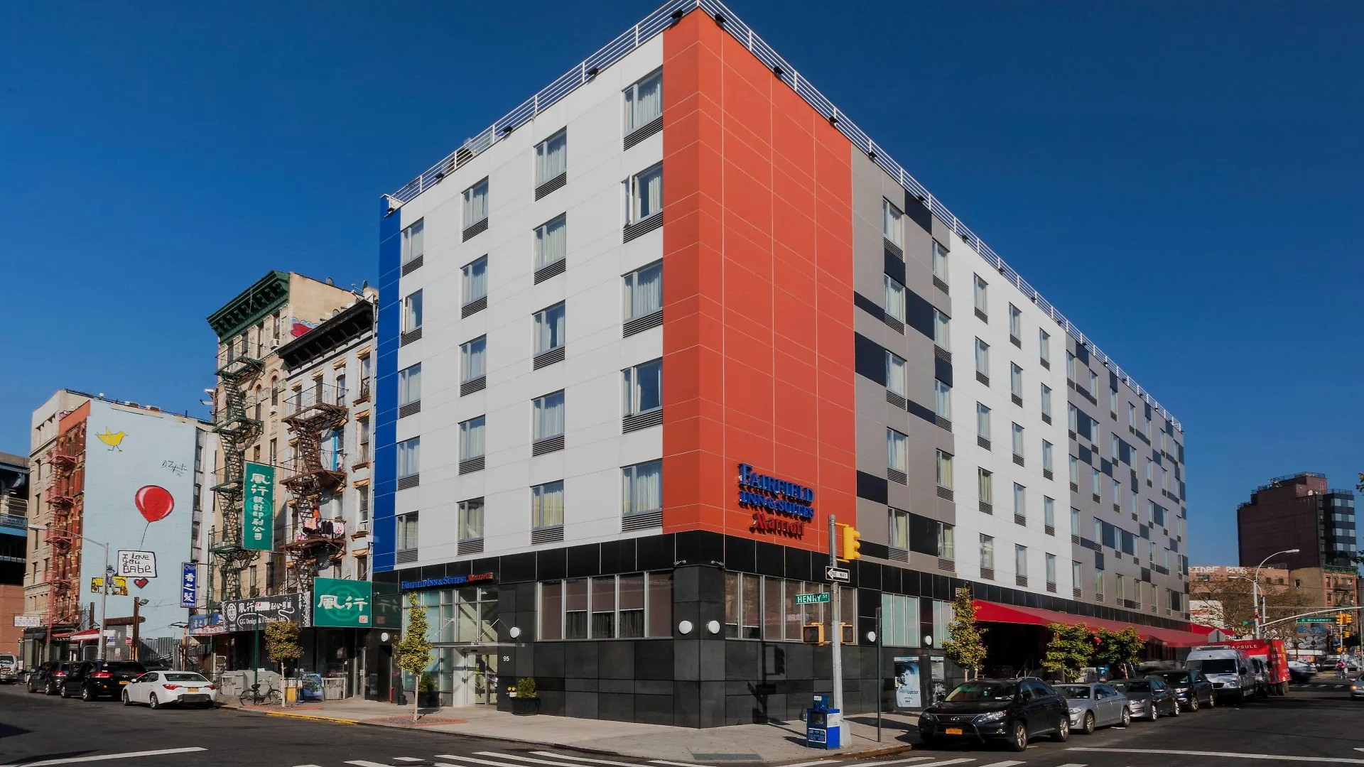 Staying in Lower East Side: 7 Central Hotels Compared