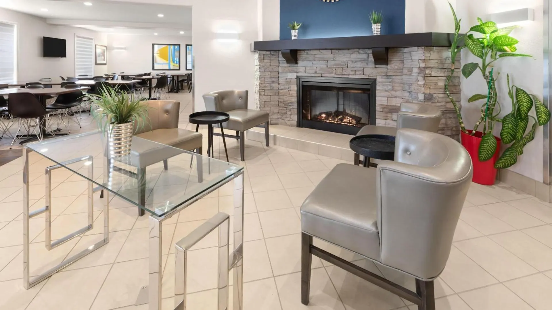 4 Solid 3-Star Stays Close to Old Jail of Trois-Rivieres