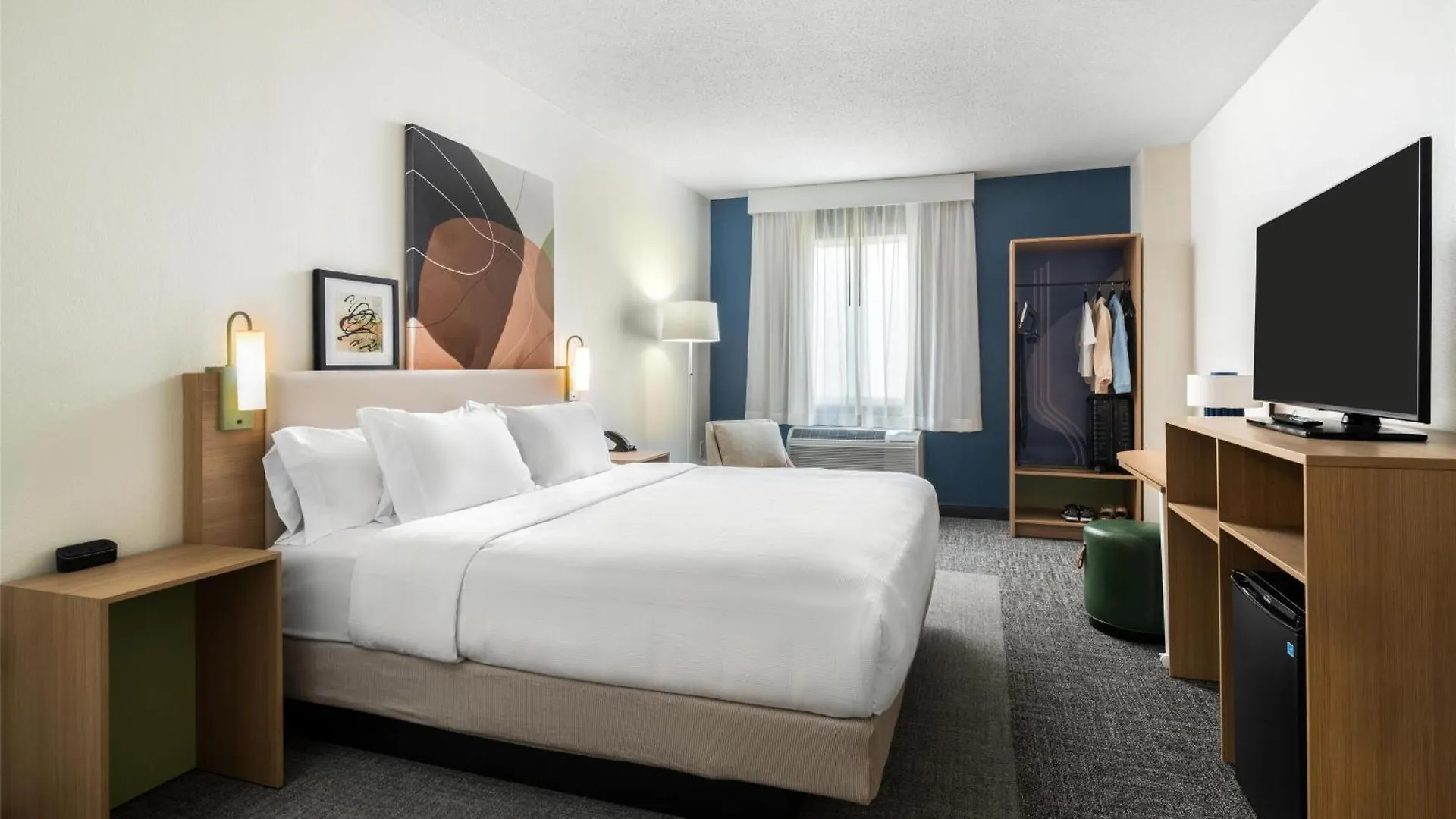 8 Smart Airport Hotels Near Phoenix Parks and Recreation