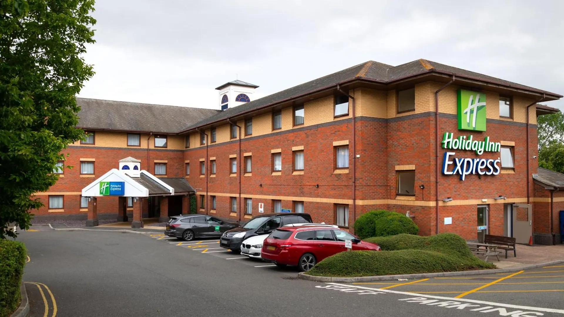 7 Airport Hotels Near Northernhay Gardens Worth Booking