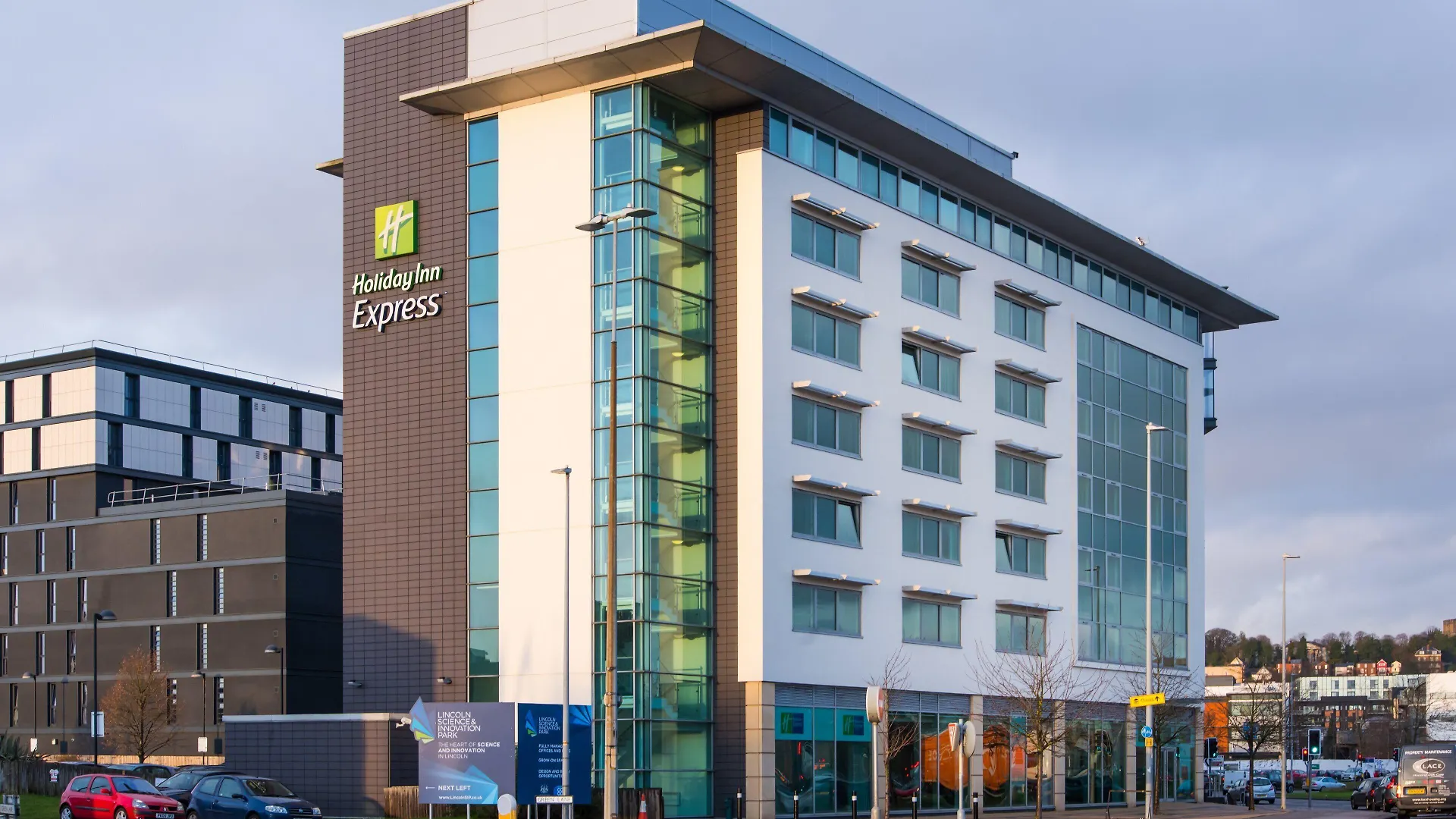 4 Smart Central Hotels Near Museum Of Lincolnshire Life