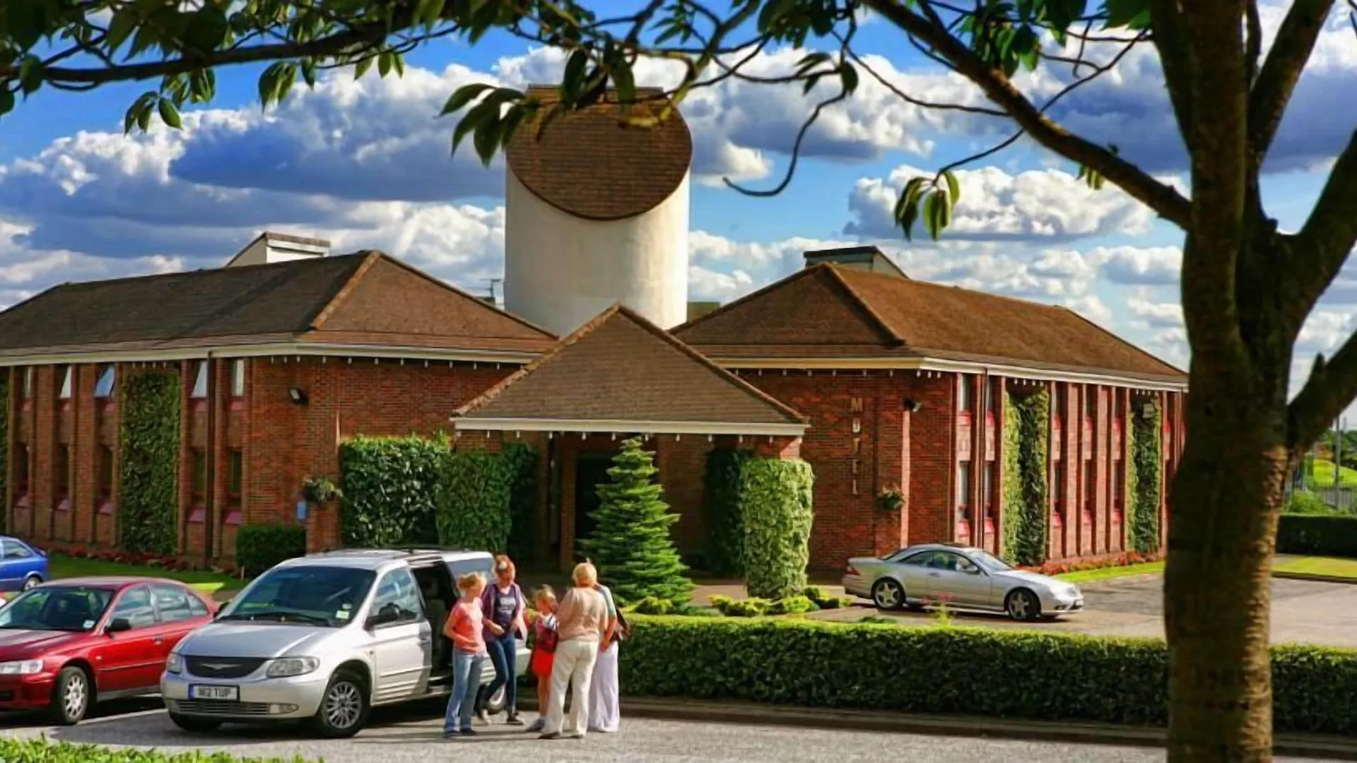 2 Smart Couple Hotels Near Lincoln Castle Worth Booking