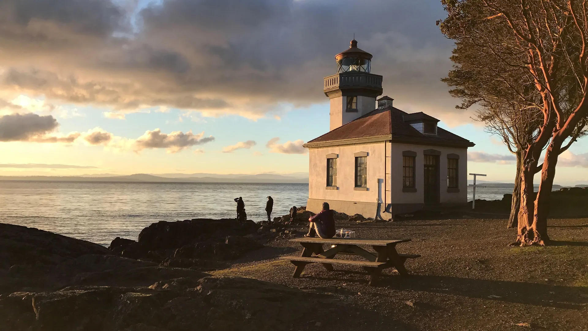Where to Stay Near Shaw Island County Park: 5 Best 3-Star Hotels