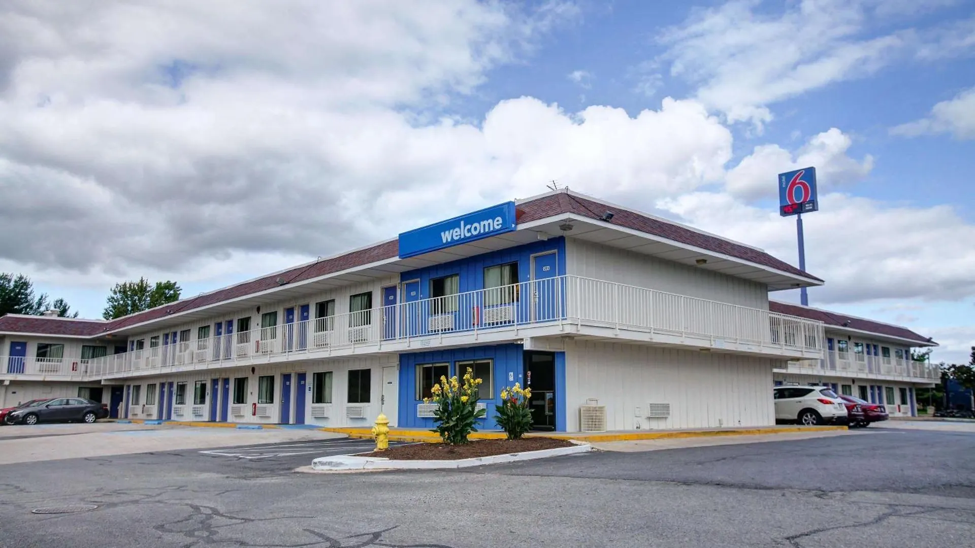 5 Smart 3-Star Hotels Near Vince's Sport Ctr Worth Booking