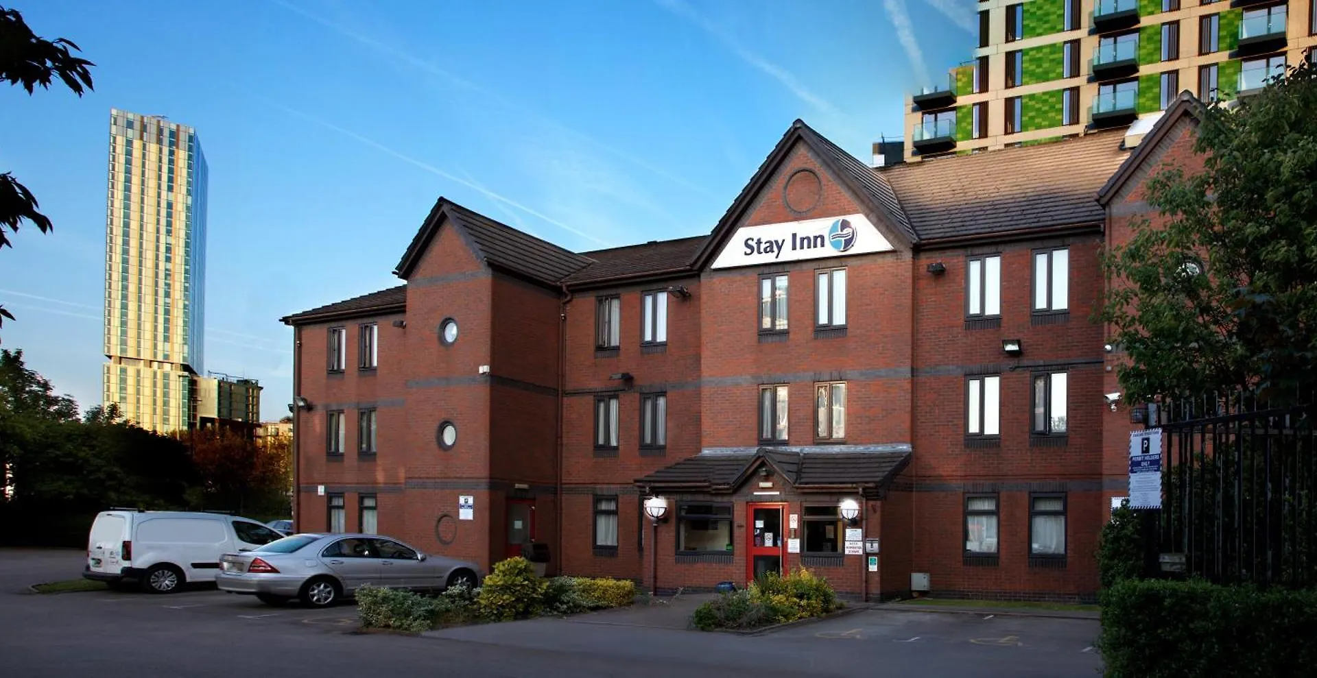 4 Cheap Hotels Near Fletcher Moss Gardens Worth Booking