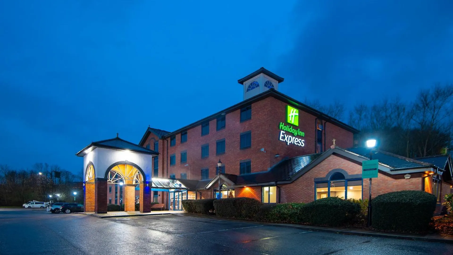 4 Hotels Near Museum of Cannock Chase for Easy Access