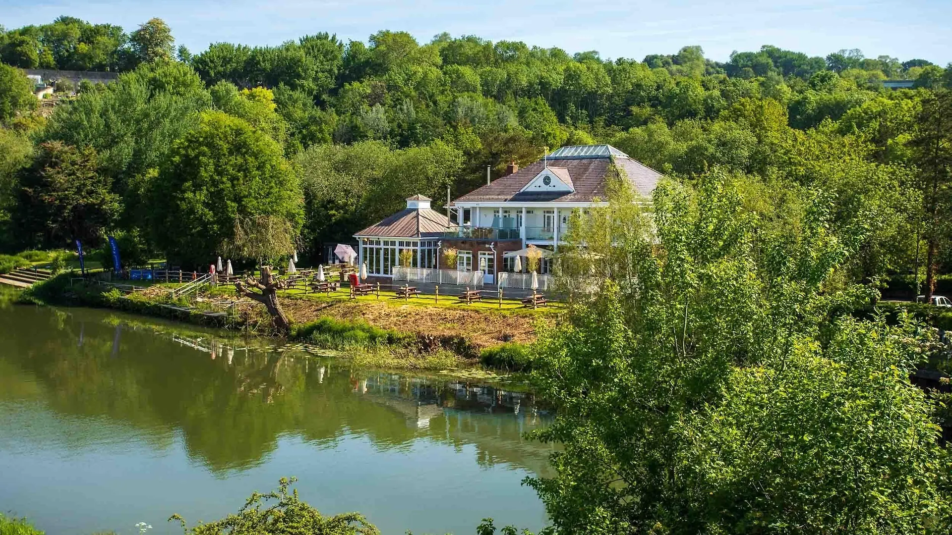 Staying Near Prior Park: 4 Family Hotels Compared