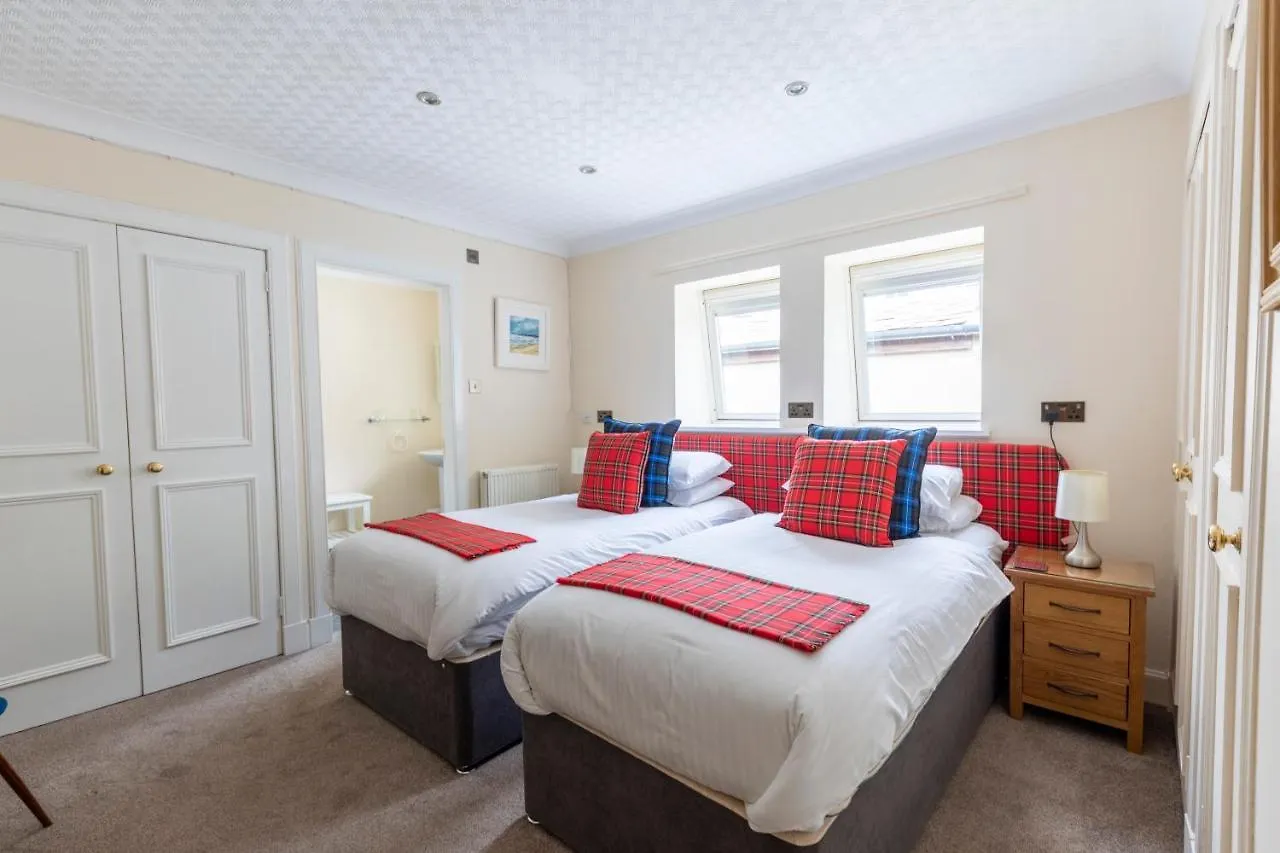 Staying Near St Andrews Cathedral: 5 Couple Hotels Compared