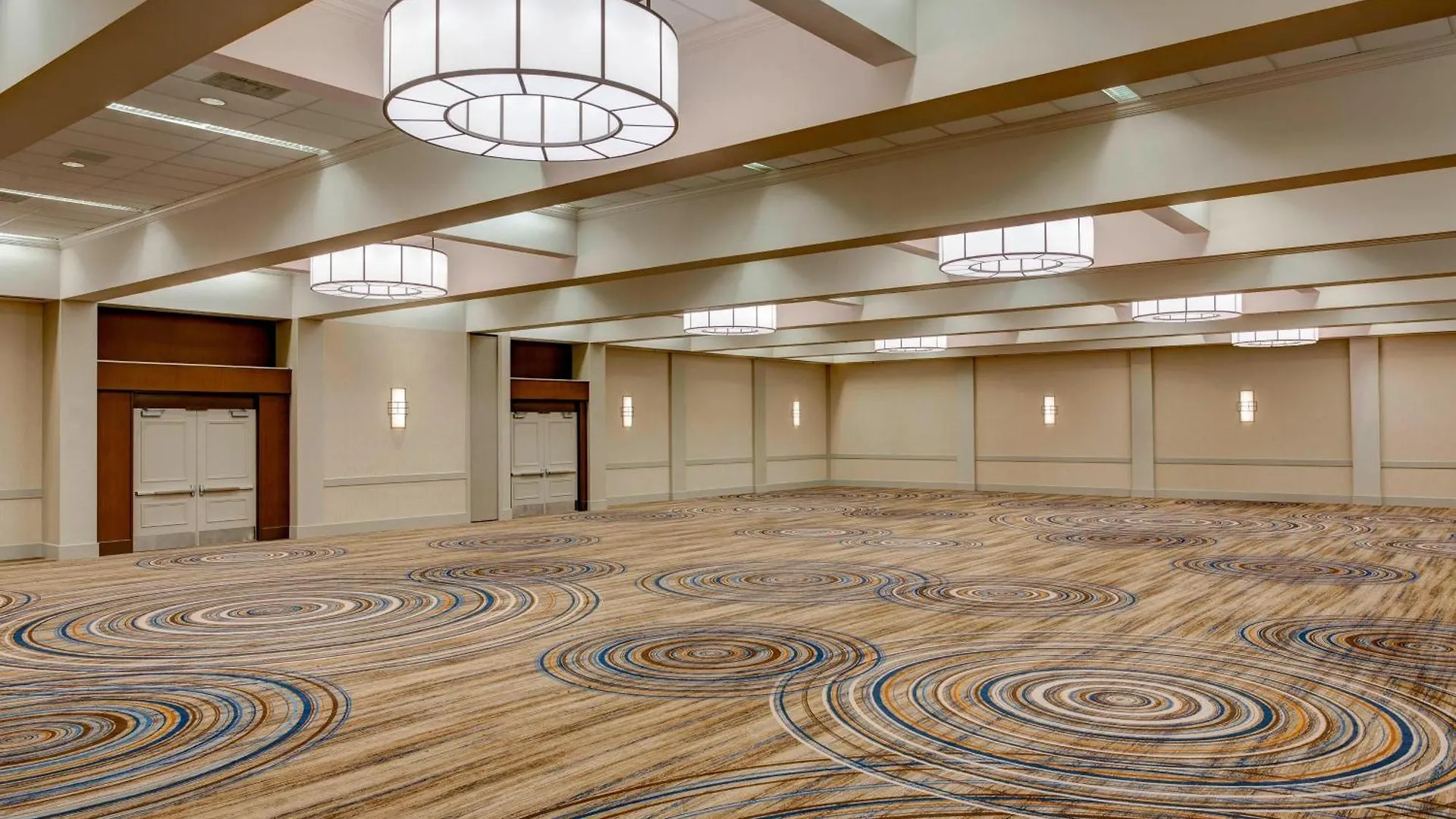 Where to Stay at IAH: 5 Business Hotels Near Bush Airport