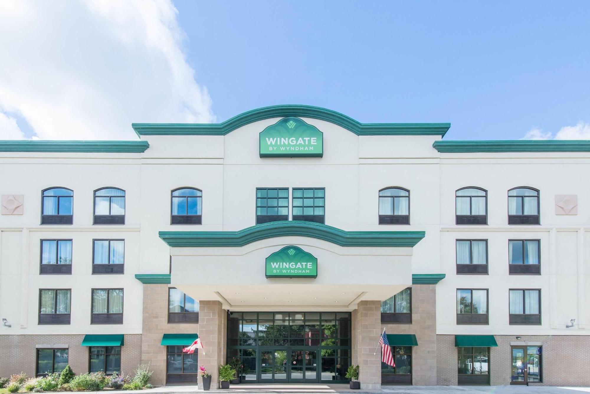 6 Downtown Niagara Falls Hotels That Deliver Real Value