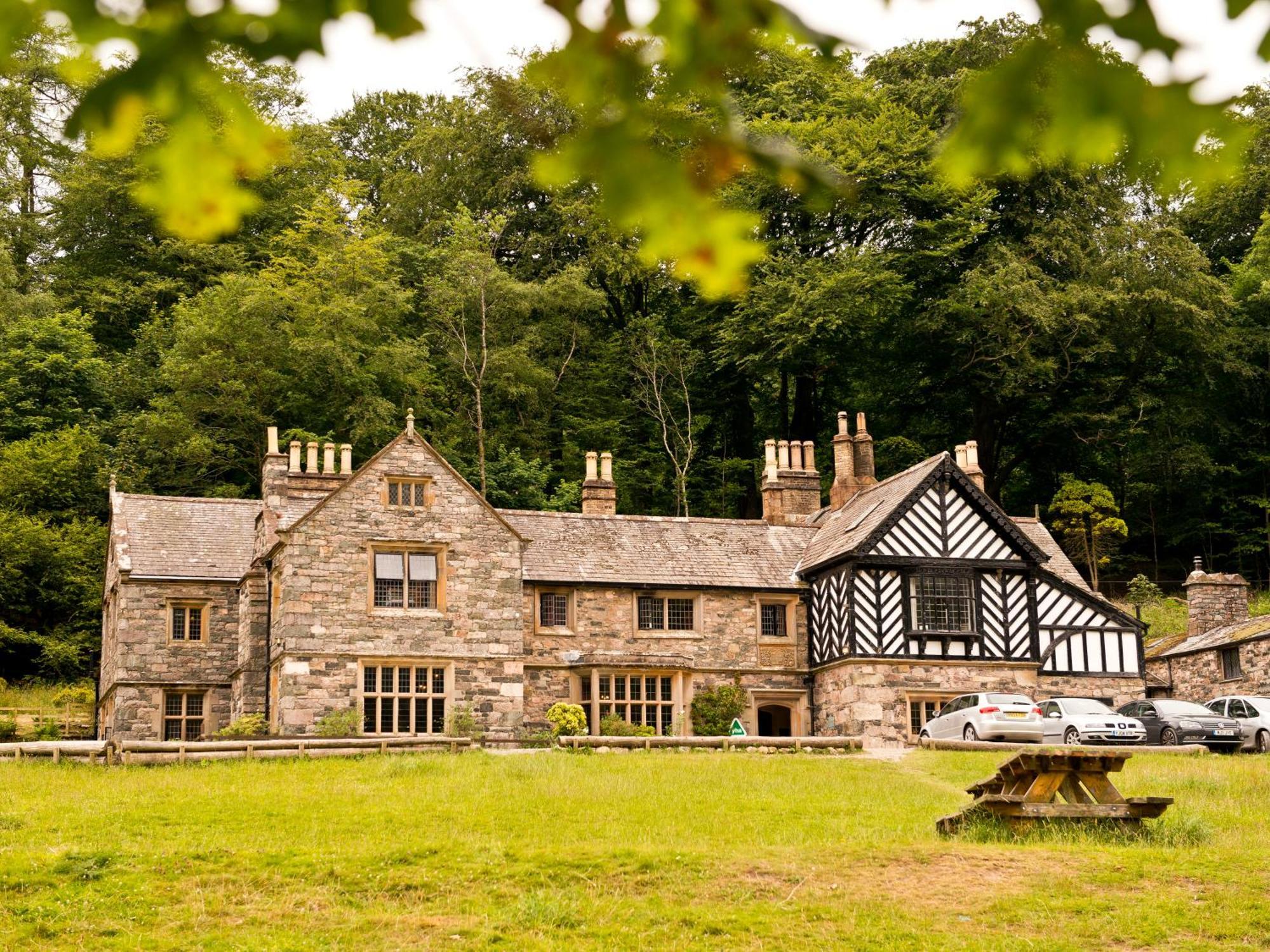 Staying Near Muncaster Castle: 4 Hotels Compared