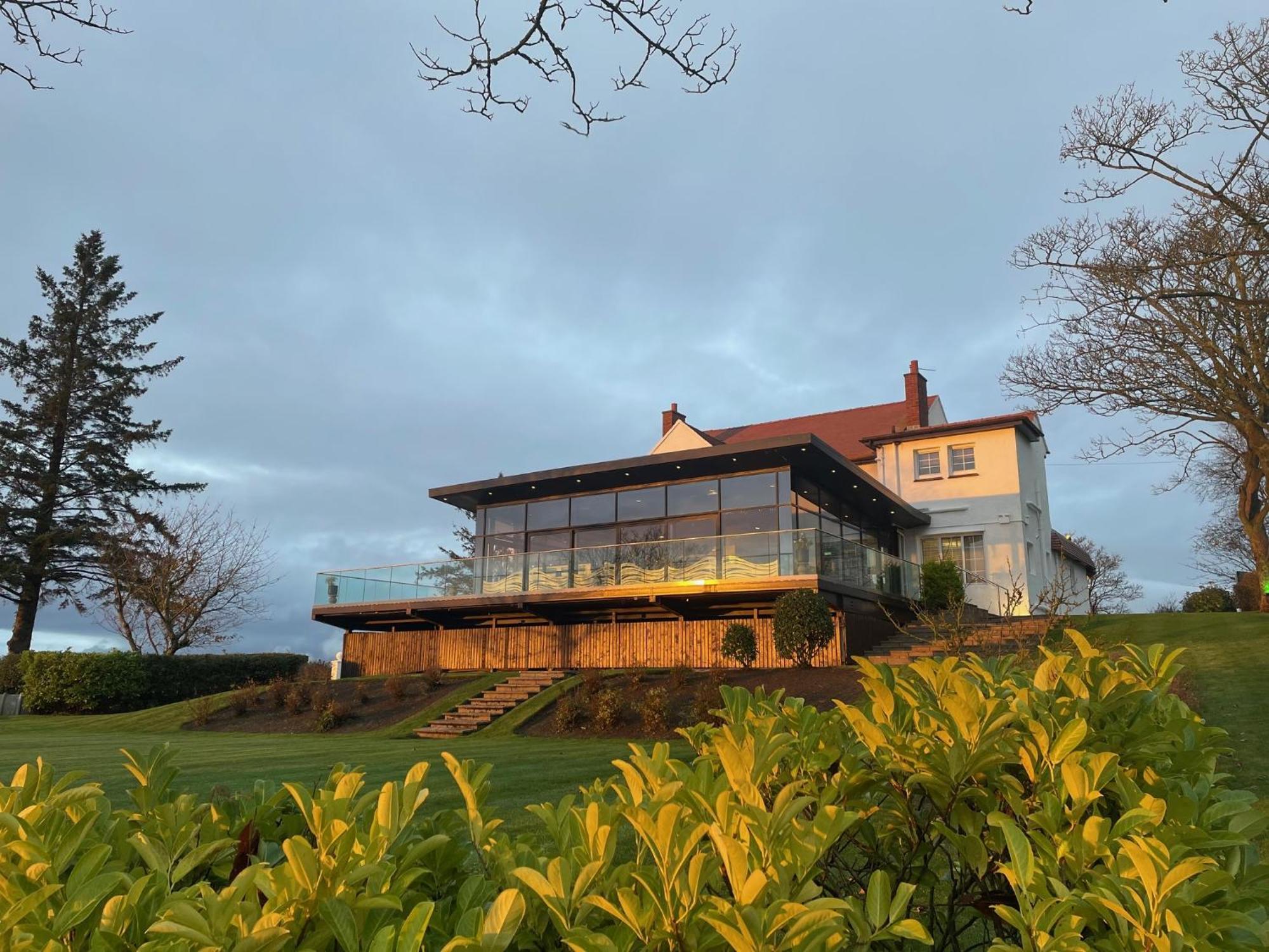 5 Best Central Hotels in Firth of Clyde for Easy Exploration