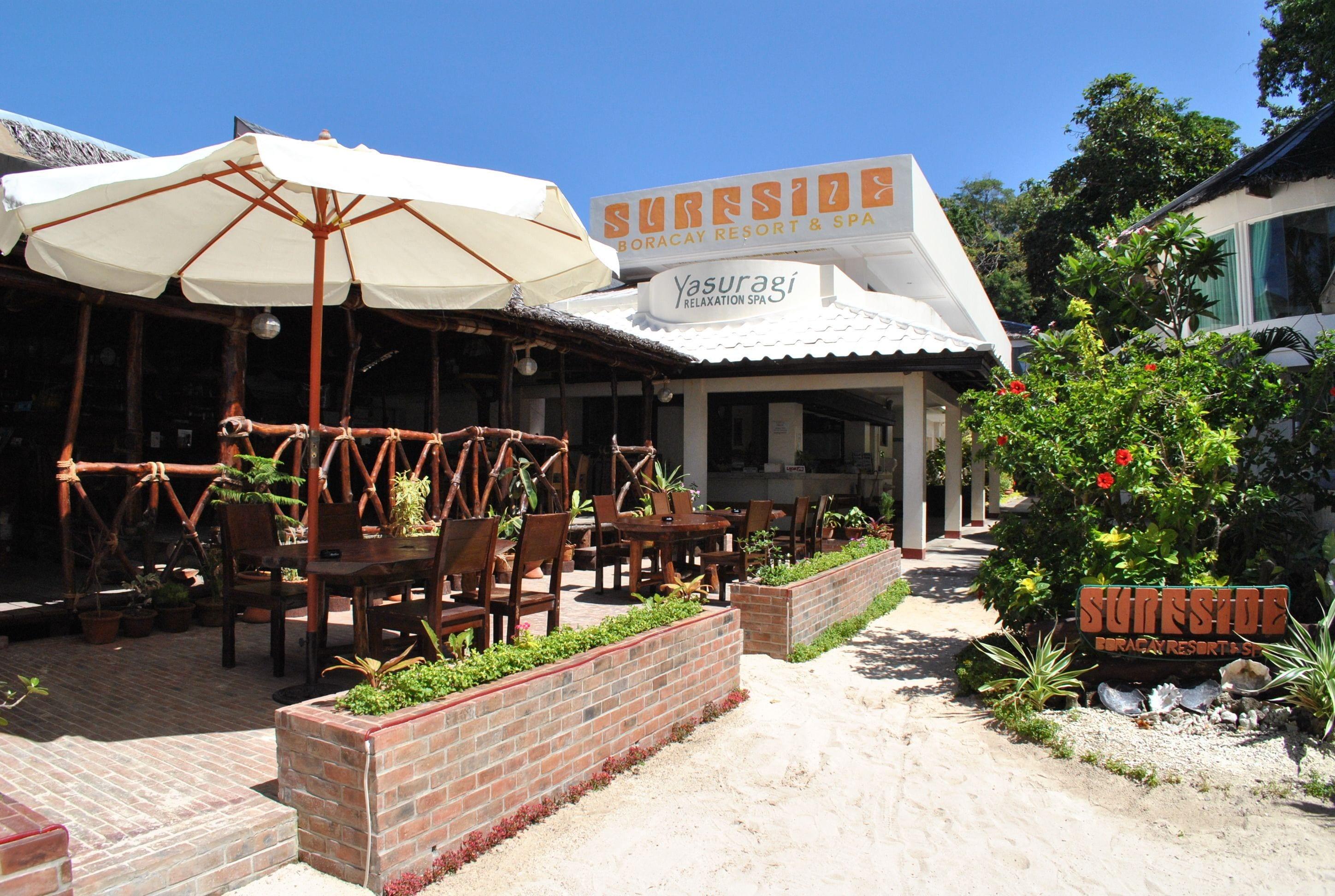Staying in Manoc-Manoc: 5 Beach Hotels Compared