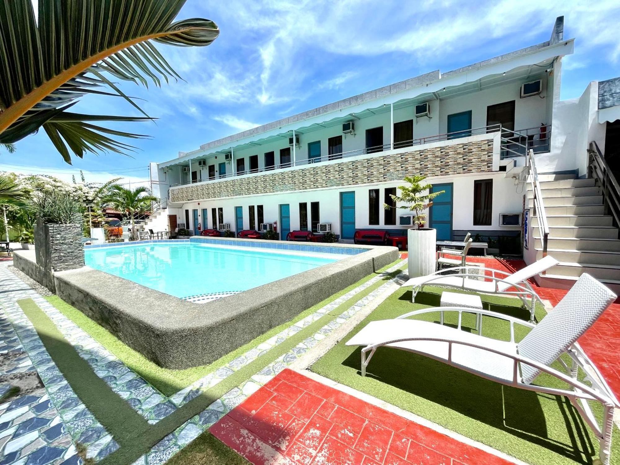 Staying Near Colon Street: 4 Three-Star Hotels Compared