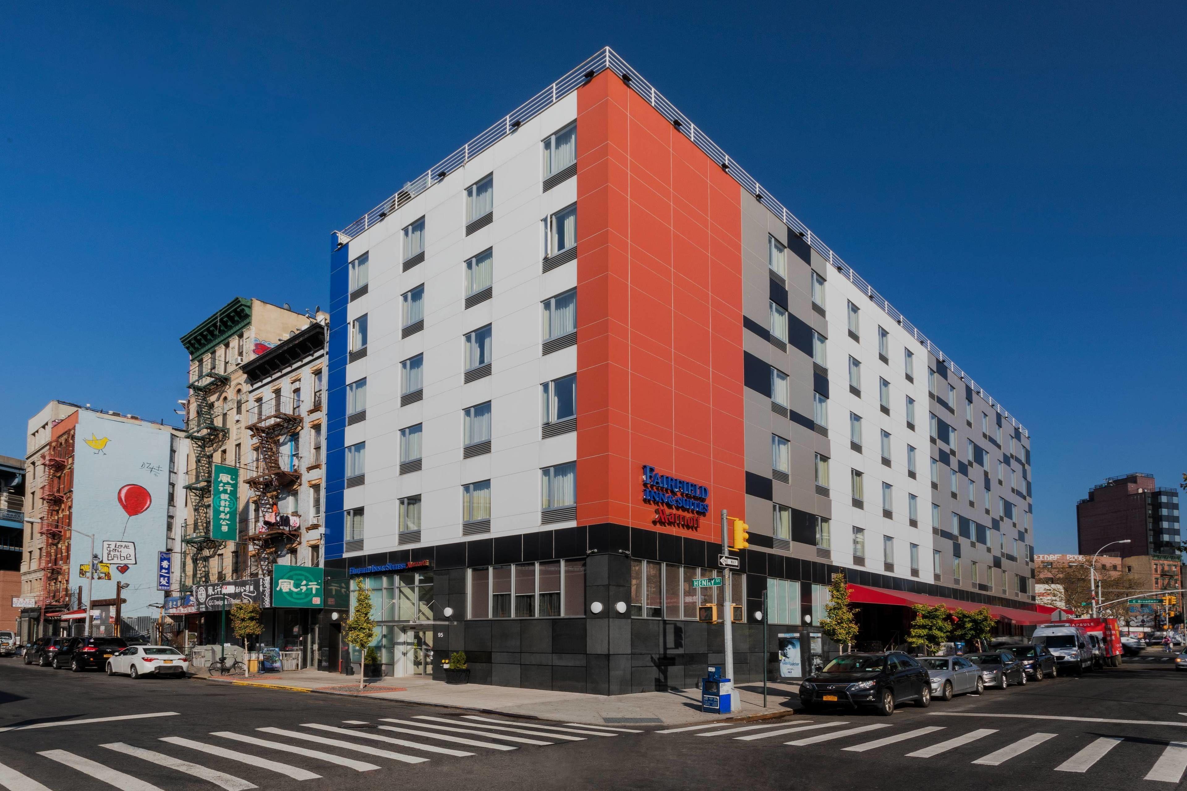 Staying in Lower East Side: 7 Central Hotels Compared