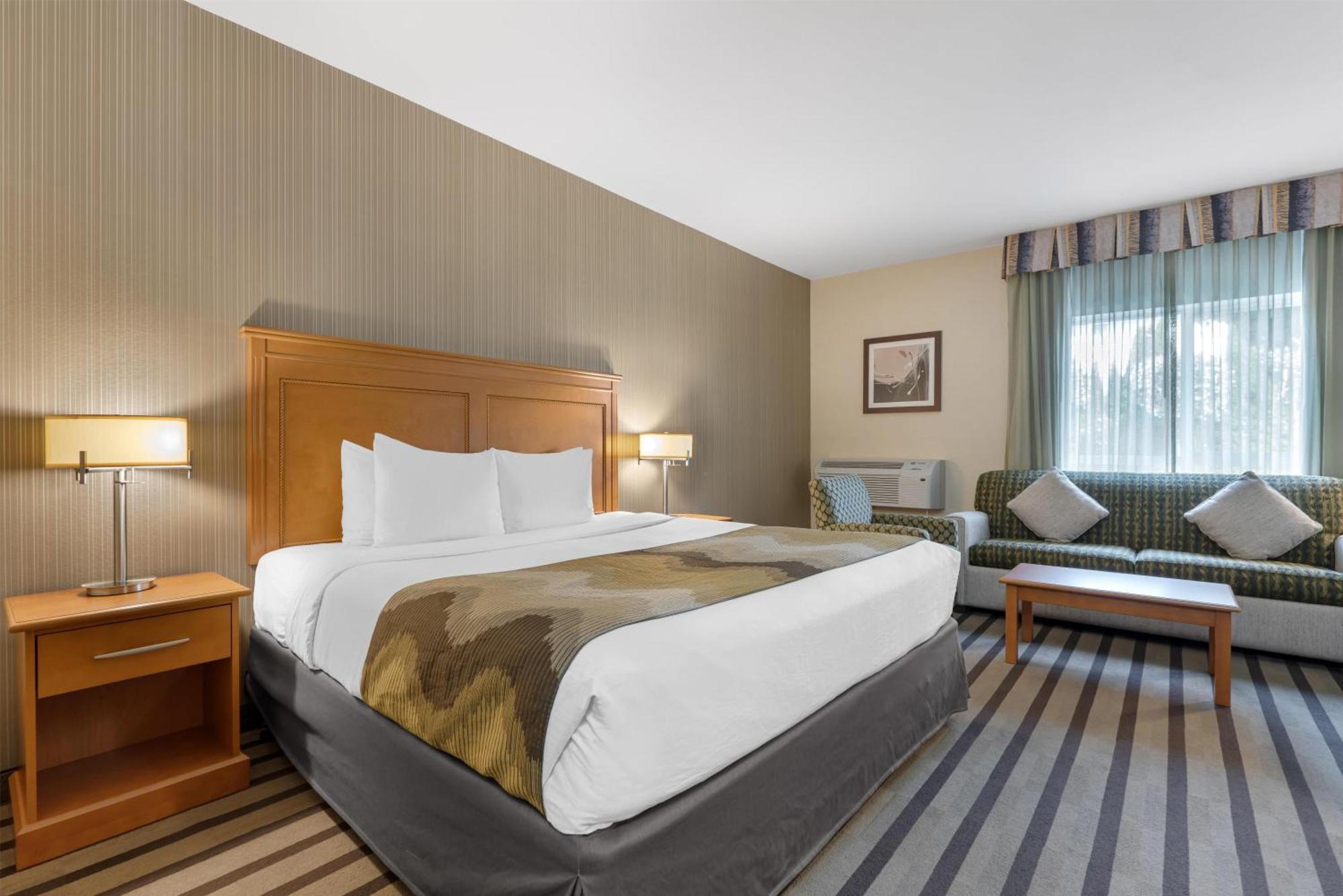 4 Surrey Hotels Near Northview Golf That Deliver