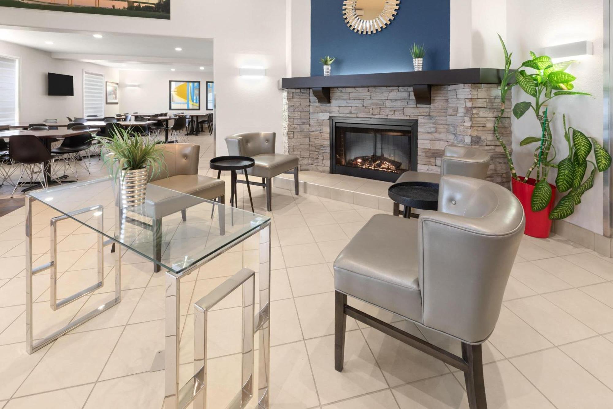 4 Solid 3-Star Stays Close to Old Jail of Trois-Rivieres