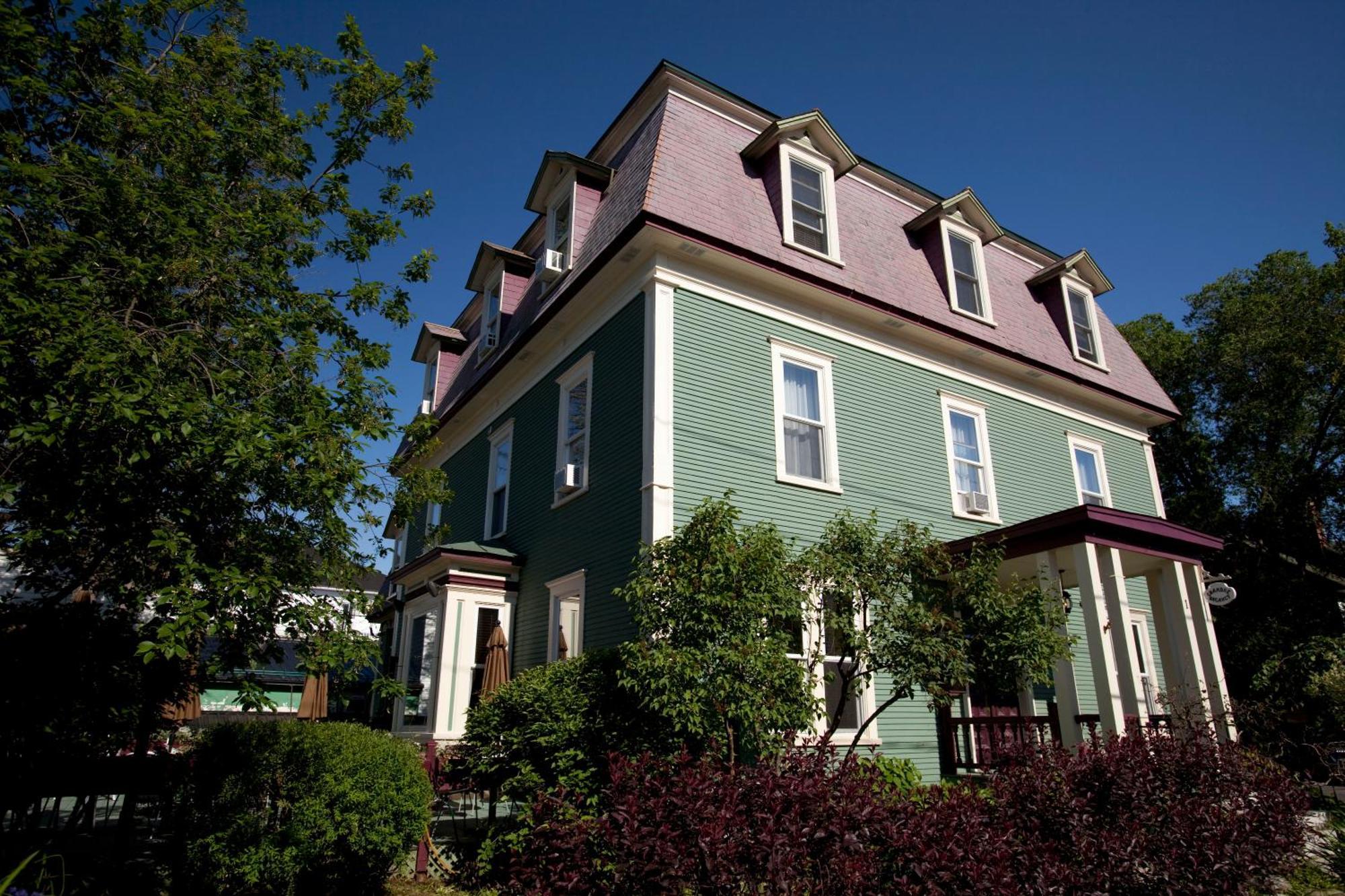 15 Exceptional Design Hotels in Quebec Worth Booking Now