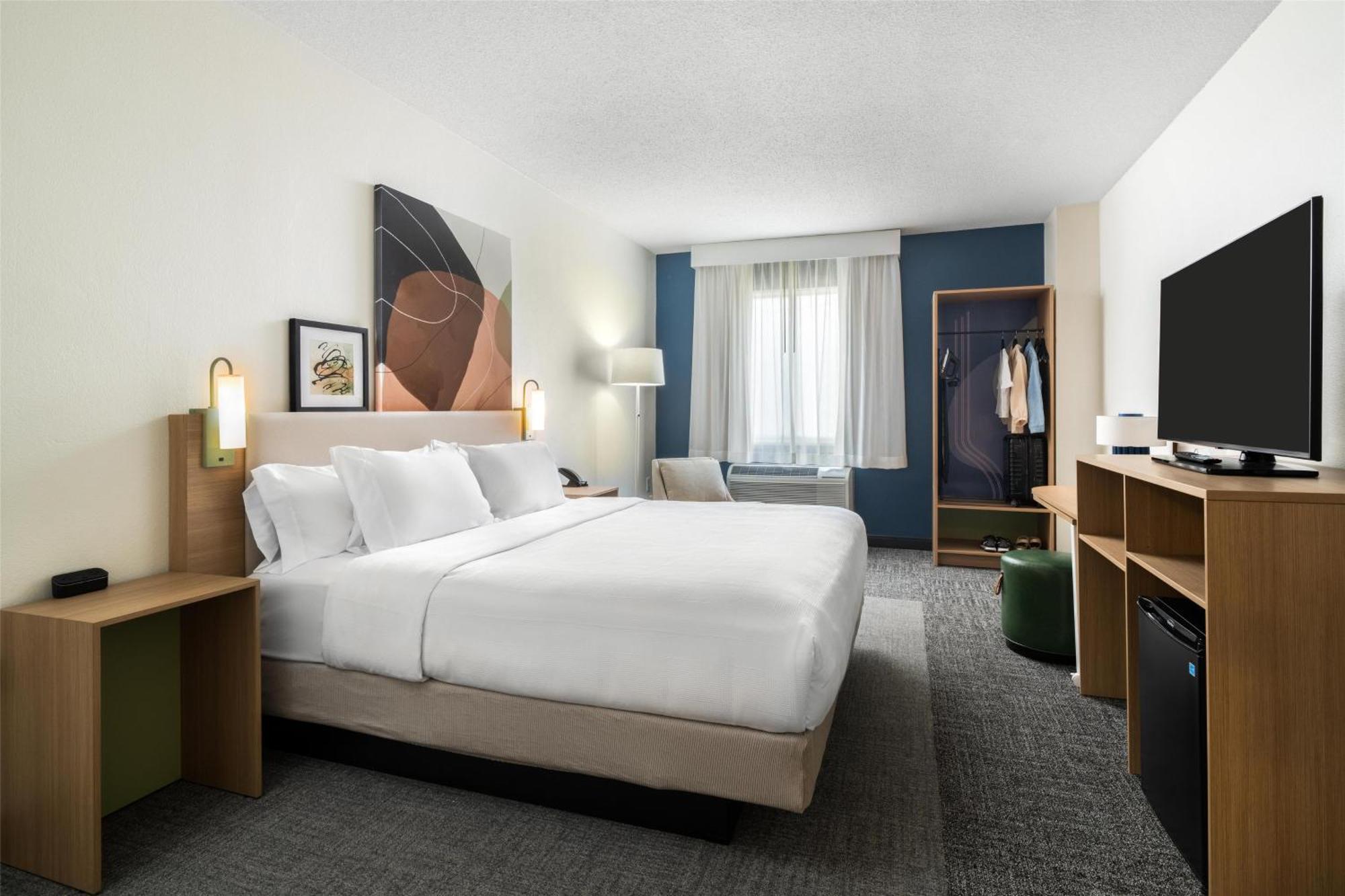 8 Smart Airport Hotels Near Phoenix Parks and Recreation