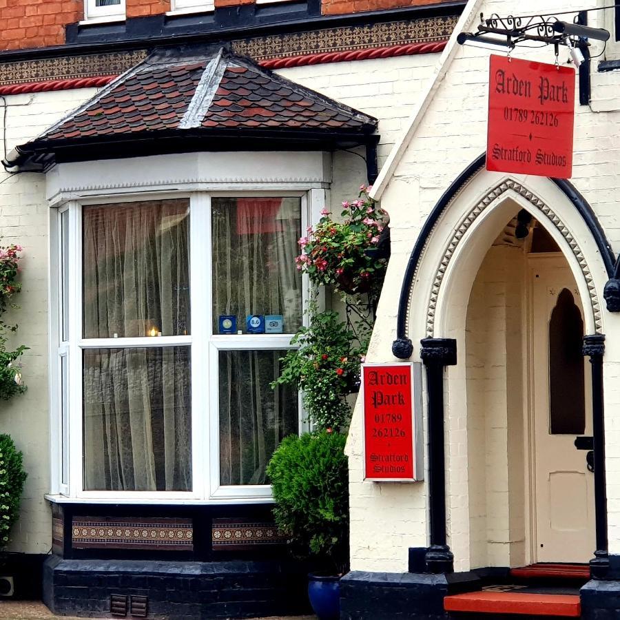 6 City Centre Hotels in Stratford-upon-Avon That Deliver