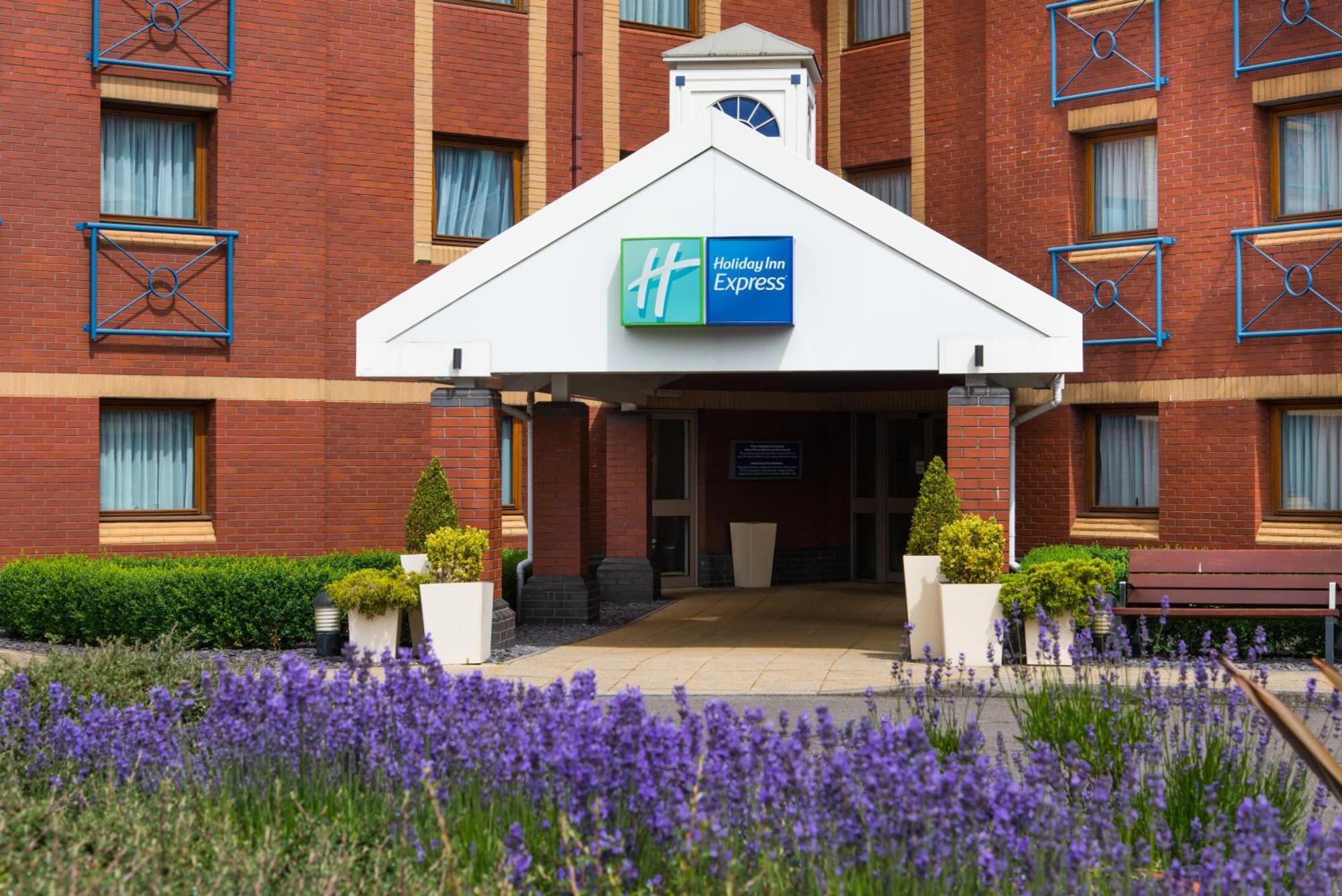 5 Family Hotels Near Blaise Castle House Museum Worth Booking