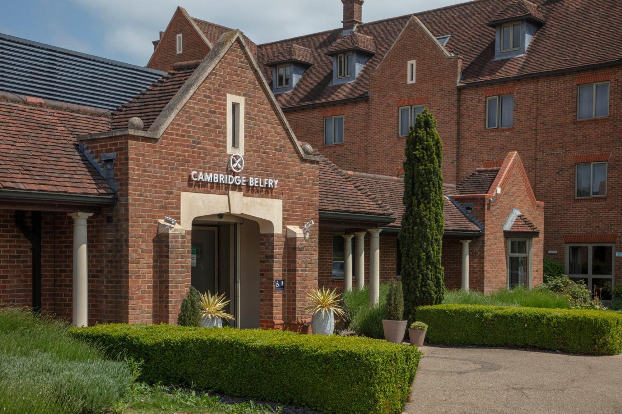 4 Couple-Friendly Hotels Near Cambridge American Cemetery Worth Booking