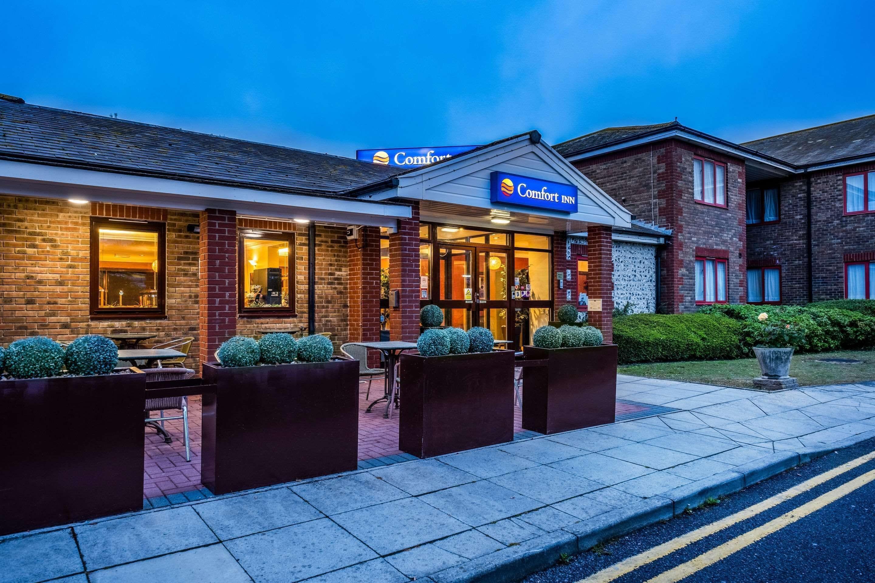 Where to Stay Near Denmans Garden: 5 Hotels for Couples
