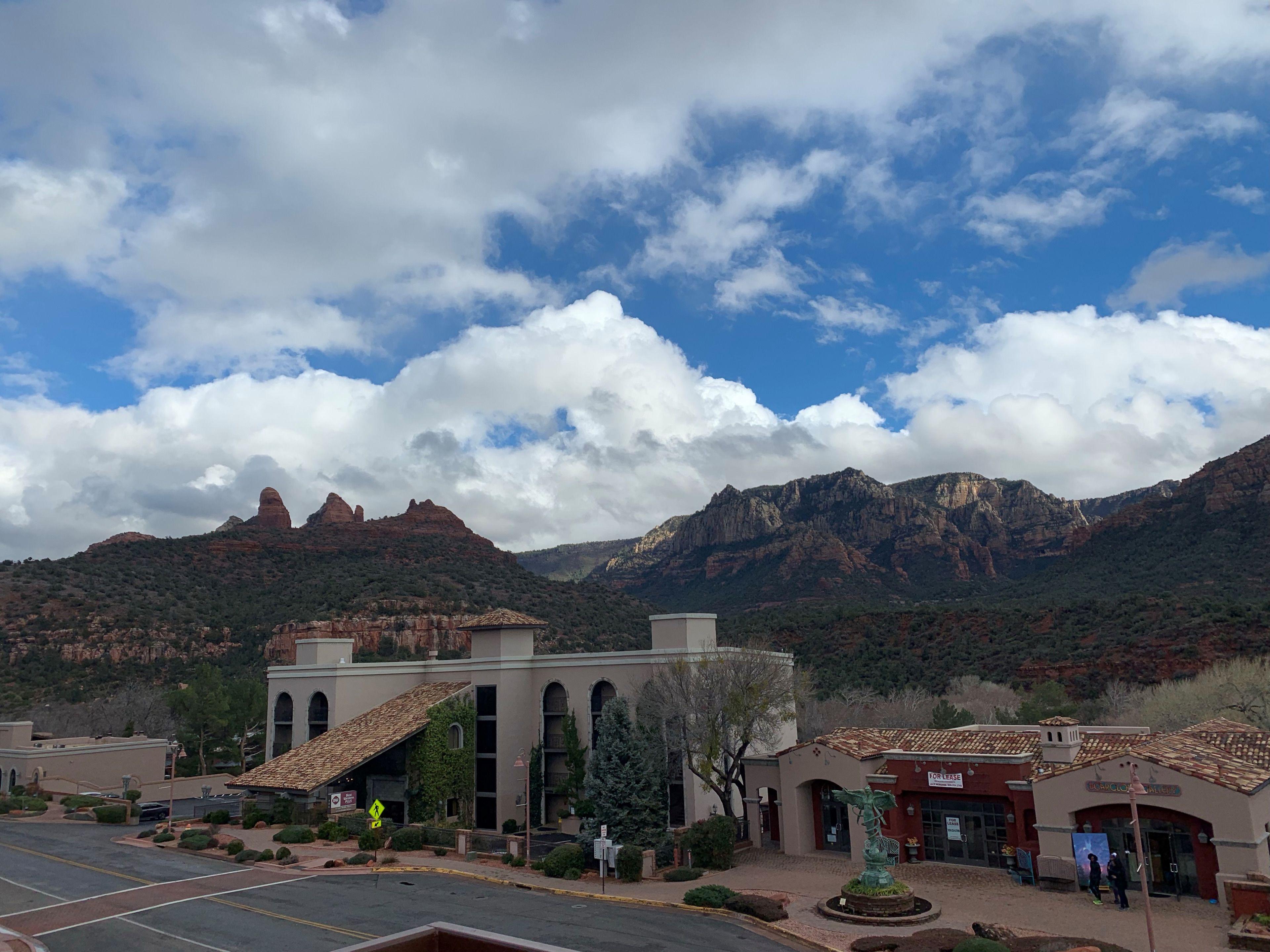 4 Top 4-Star Hotels Near Red Rock State Park With Easy Access