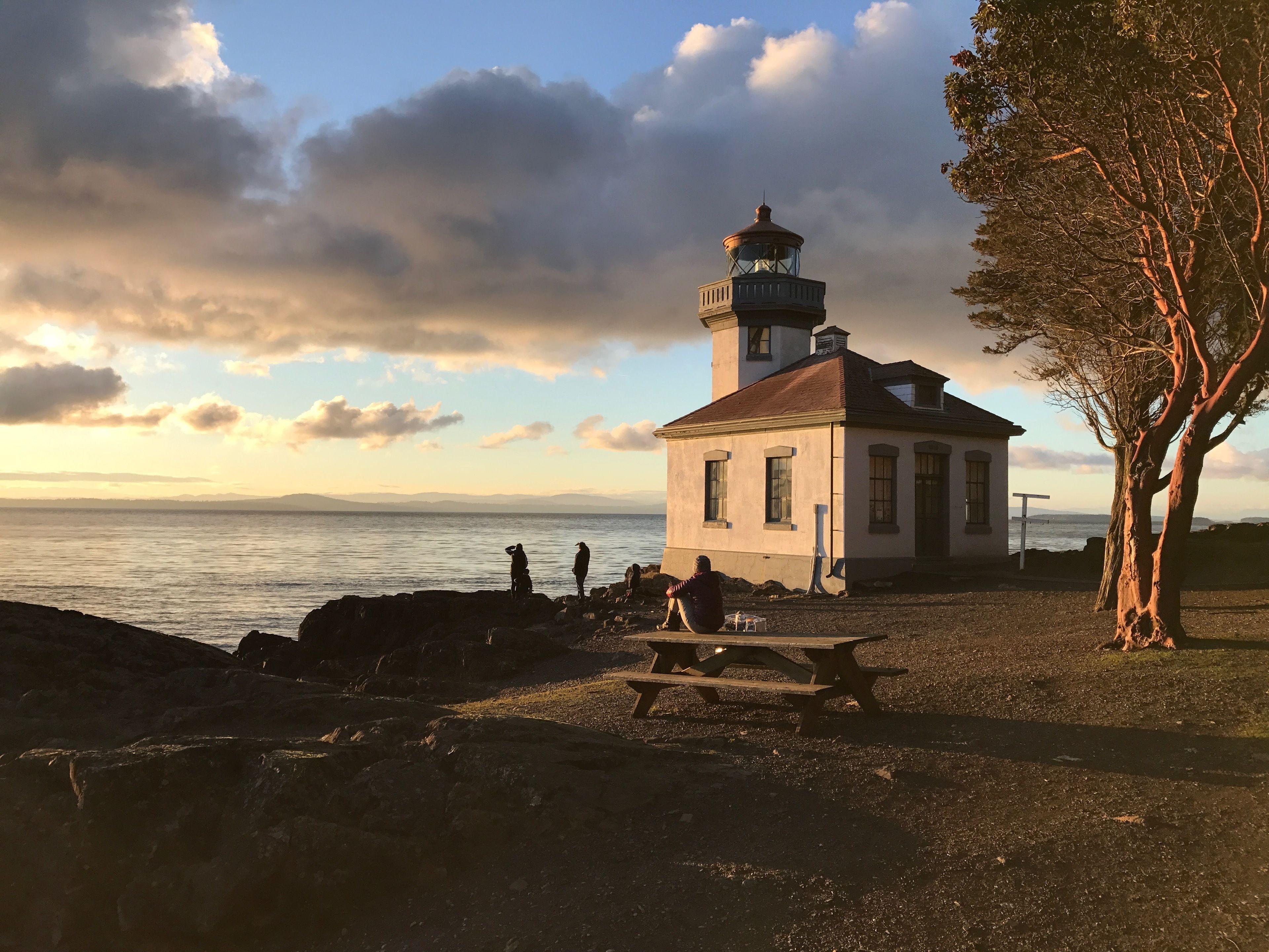 Where to Stay Near Shaw Island County Park: 5 Best 3-Star Hotels