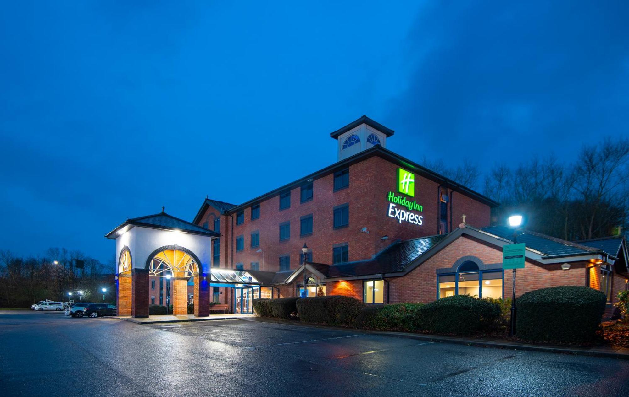 4 Hotels Near Museum of Cannock Chase for Easy Access