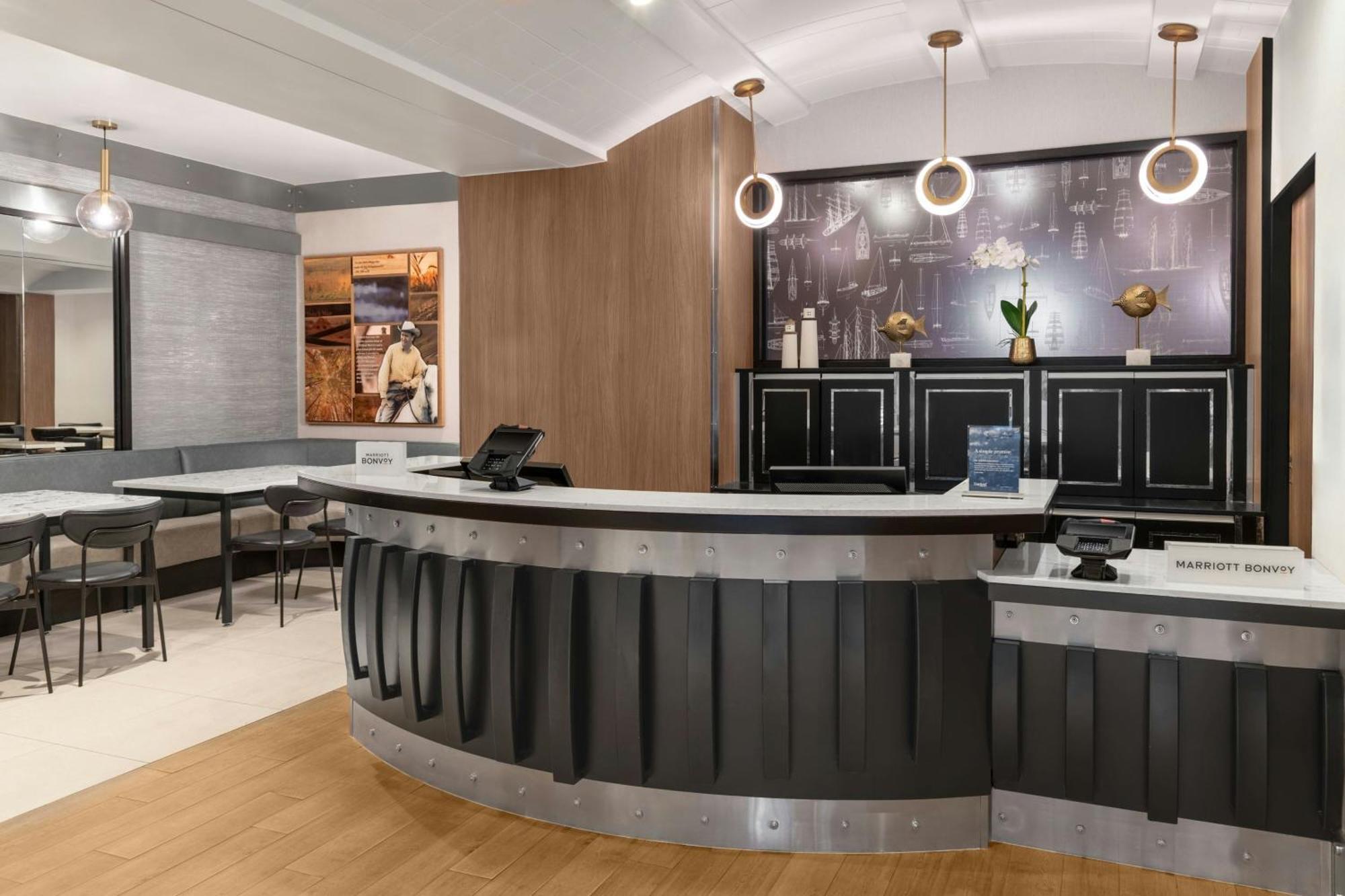 Staying in Manhattan: 4 Fairfield Inn Hotels Compared