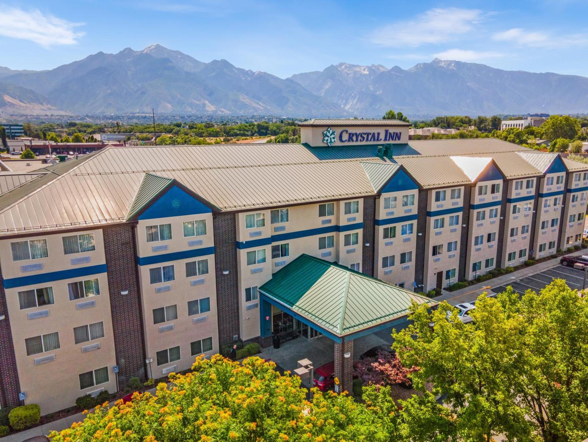 4 Top-Rated Resort Hotels Close to Utah Cultural Celebration Center