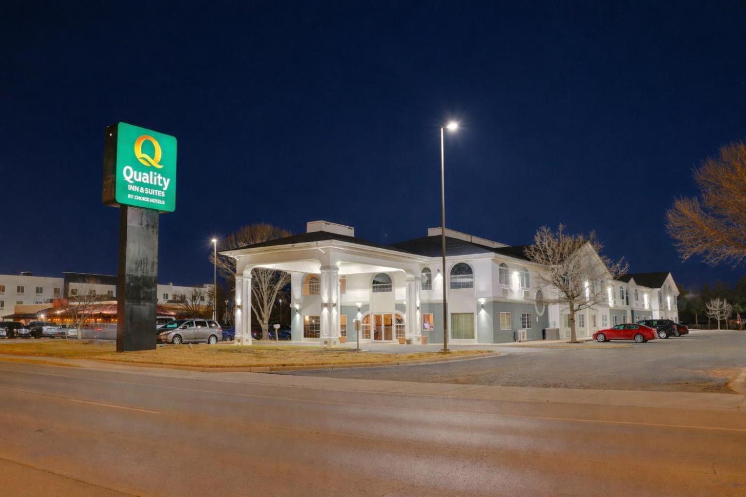4 Top-Rated 3-Star Hotels Close to Roswell's UFO Museum