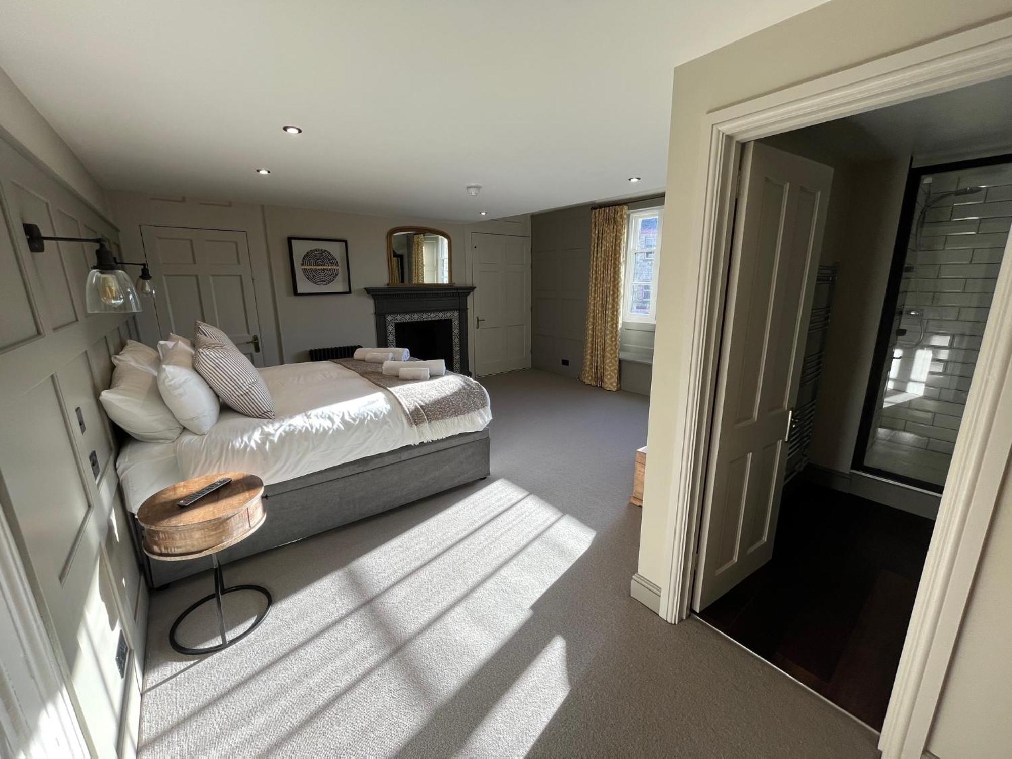 4 Central Hotels Near Heathfield Driving Range That Stand Out