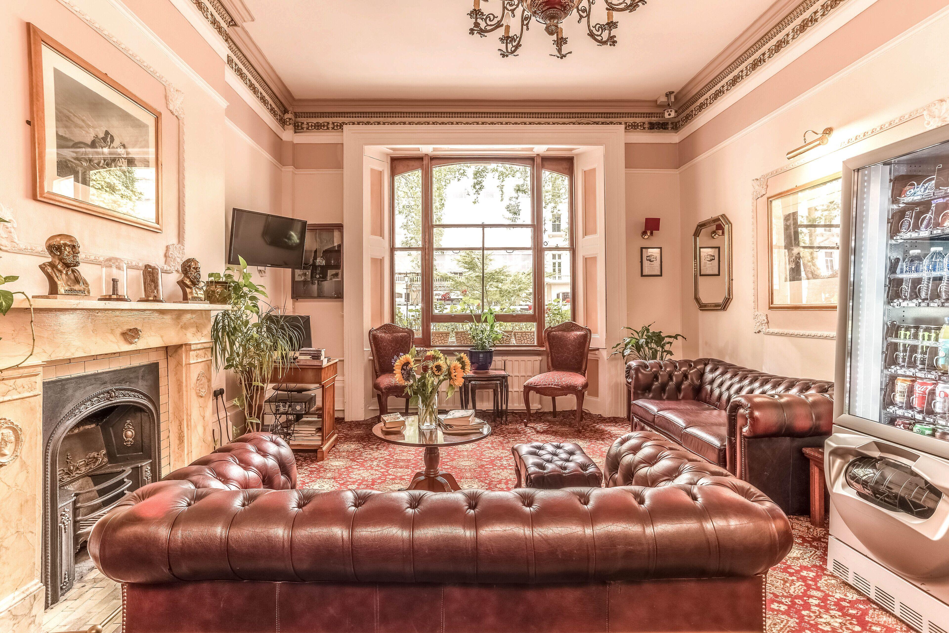6 Affordable Hotels Near Hyde Park Worth Booking in London